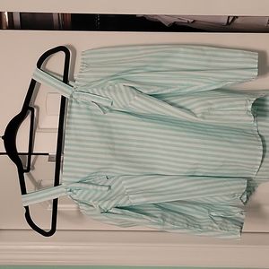 Crown and Ivy Top Size XS